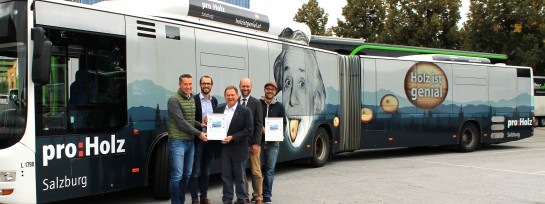 proHolz Salzburg wurde zum Bus des Jahres 2017 gekürt!