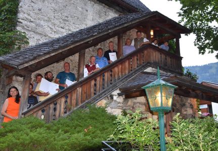Ehrungen und Dankbarkeit bei der Firmenfeier der Zimmerei Holzbau Egger in Dorfgastein